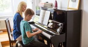 One of the biggest decisions for a new player is whether to start with a digital piano or an acoustic piano